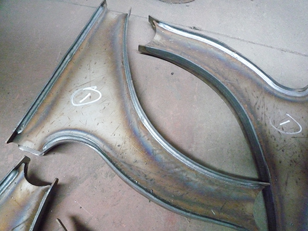 汽車三角臂弧焊專機(jī)成品案例